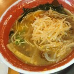 徳島ラーメン 麺王 - 辛もやし投入