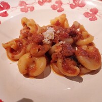 トラットリア セッテ ハイアット リージェンシー 京都 - タコと黒オリーブのトマトソース、ホースラディッシュ風味ヴぇズーヴィオ