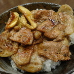 美幌食堂 - オホーツク北斗ポークの炭火焼豚丼