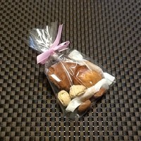 ダン ル シエル - デザートの焼き菓子は食べきれないでいたら持ち帰り用に包んでくださいました。