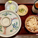 丸よし - 蓋つき丼、いいですね