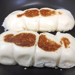 庵古堂 - 料理写真:焼きまんじゅう（調理中）