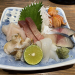 すしてつ - 刺身盛り合わせ