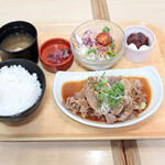 ごはんCafé 四六時中 - 料理写真:豚の生姜焼き定食