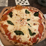 WINE&PIZZA HACHI - マルゲリータ