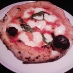 ラ・ピッコラ・ターヴォラ - ピッツァ マルゲリータ\1550☆