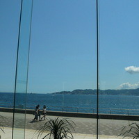 DINING ROOM IN THE MAIKO - ロビーから海を…
