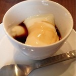 くろさわ東京菜 - 黒蜜がけ豆腐花