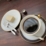 点珈琲店 - 四角いのがチーズ・テリーヌ　めちゃうま^_^