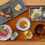 うお坐食堂 - ぶり西京焼き定食天ぷら付まぐろ飯に変更。