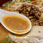 らうめん将也 - かなり刺激的な激辛味噌スープ