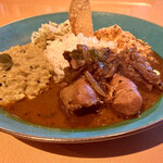 Spice&Dining KALA - グレービーと別に鶏骨出汁摂って作ると言う手抜き出来ない店主ならではのチキンカレーww