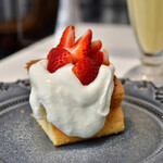 千成屋珈琲 - 台湾カステラ デコケーキ たっぷりいちご@税込700円