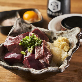 毎日レバーの鮮度を目利きして、その日最高の状態でご提供！