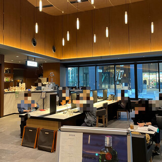 REVOLVER Booze & Coffee_2