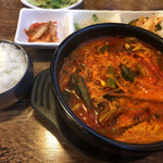 韓国料理 辛ちゃん - サラダと3品付き