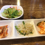 韓国料理 辛ちゃん - おかずお替りOK