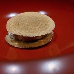 温石 - 大好きな「栗どら焼き』栗餡の美味しさが凄いです。私も喜ぶ塩気の効いた餡を焼きたての皮ではさんで。