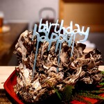 温石 - 花束もケーキもたくさんもらったでしょ、と、天然まいたケーキ。ありがとうございます。ちょっとハロウィン的な…