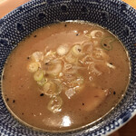つじ田 - チャーシューとメンマはスープの中です。