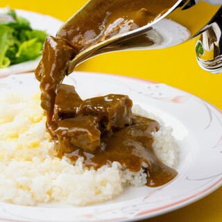 A unique curry sauce made with a variety of ingredients and carefully simmered.