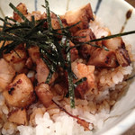 ミニチャーシュー丼