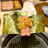 横浜 うしみつ - 和牛の雲丹ユッケドッグ淡雪塩 〜雲丹2列乗せ〜