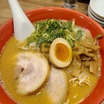 らーめんと石焼めし 若虎 - みそラーメン