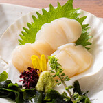 Scallop sashimi