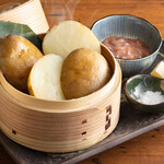 Steamy potatoes with butter and salted squid - made with Yotsuba butter