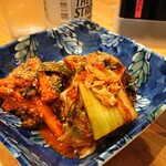 炭火焼肉　縁花 - 自家製キムチ盛合せ