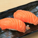 Salmon (1 piece)