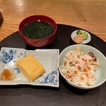 もちづき - 松茸、カマス、イクラご飯　だし巻き玉子　アオサのみそ汁　香の物
