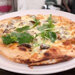 トリワイン ＰＩＫＯＳＨＨＨＵ - アンチョビピザ？？