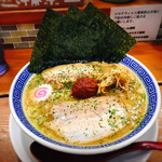 からみそラーメン ふくろう - 辛味噌ラーメン海苔