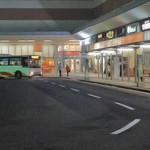 長田本庄軒 - モール内のバス乗り場。アウトレット直通や、ＪＲ線の方は、こちら。