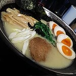Tonkotsu Ramen Riki - 豚骨塩味玉ラーメン