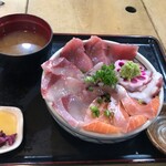 囲炉茶屋 - 海の幸丼　１４００円