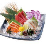 Assortment of three types of today's sashimi