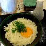 うどん職人さぬき麺之介 - 釜玉うどん(1.5玉)　500円