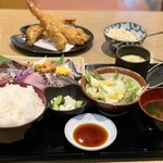 Yakinikubonkura - お刺身定食　エビフライ