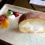 簾屋 - 栗のロールケーキ