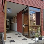 平山商店 - お店の入り口