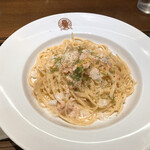 梟書茶房 - サーモンのチーズクリームソース ディル風味