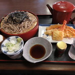 丸新食堂 - 天ざるそば 1350円(税込)　(2021.9)