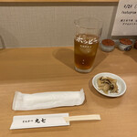 とんかつ 丸七 - 初めのセット 漬物じゃなくガリ昆布