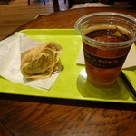 モミ＆トイズ - 洋梨とメープルシロップのとろけるクレープとフルッテ　パイン