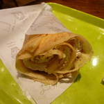 モミ＆トイズ - 洋梨とメープルシロップのとろけるクレープ