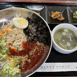 韓国家庭料理 勝利 - ビビム冷麺