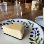 ラ・テイエ - デンマークチーズケーキ斜め後ろ